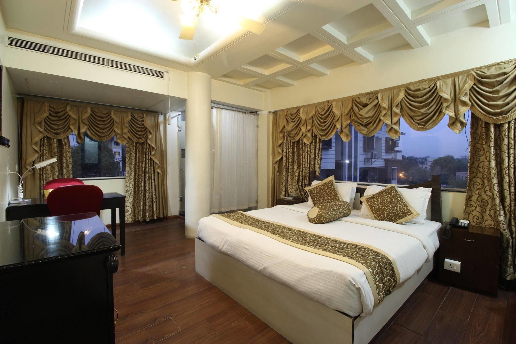 The Nagpur Ashok Hotel Ngoại thất bức ảnh